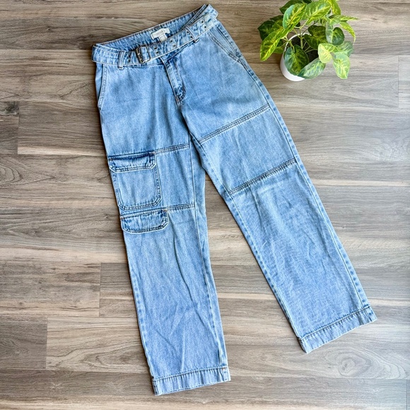 Forever 21 Utility Cargo Jeans with Belt Light Wash Denim Size 24 - Picture 2 of 16